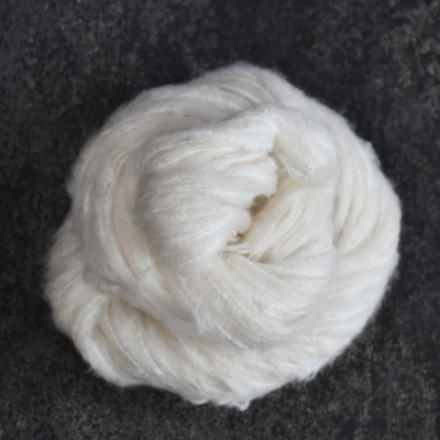 Silky Fluff - 70 % Silke 30 % Fin Merino 50 G 200 M